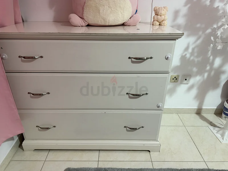 Elegant White Baby Dresser for Sale!63204861590401111