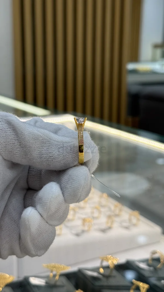 خاتم خطوبة ذهبي أنيق مع ماسة رائعة بوزن 1 قيراط62931667490947112