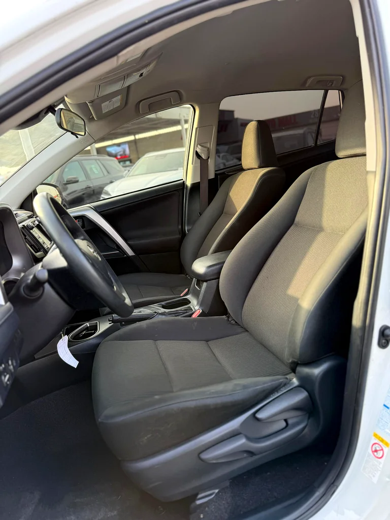 TOYOTA RAV4 LE 4x4 2018 MID OPTIONS (car loan Available) WELL MAINTAINED CAR63158340713091114