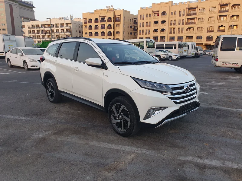 2023 GCC TOYOTA RUSH 7 SEATER PEARL WHITE EXCELENT COUNDTION EAGING GEAR MINT CLASS631476873363231128