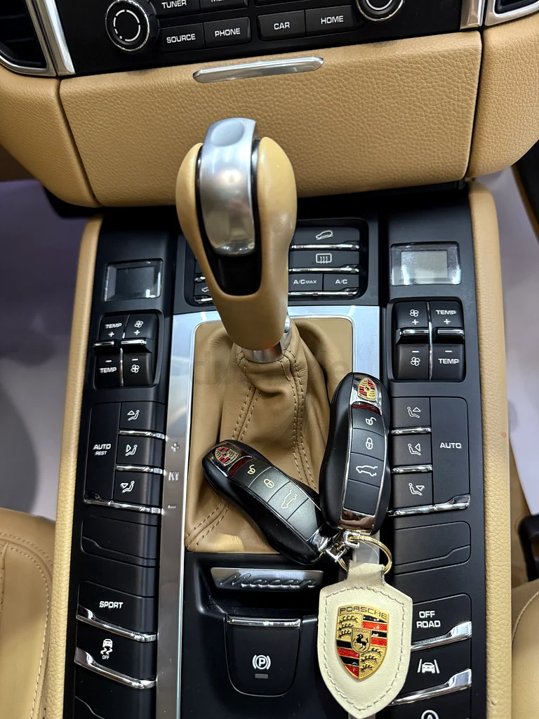 Porsche Macan standard Gcc full option63150022305795114