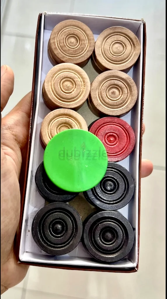 لوحة كاروم خشبية كلاسيكية62931666591362112