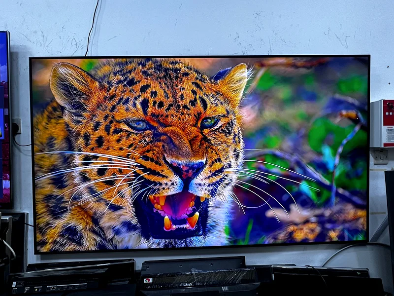 Stunning 85 inch samsung uhd 4k tv62932692601346114