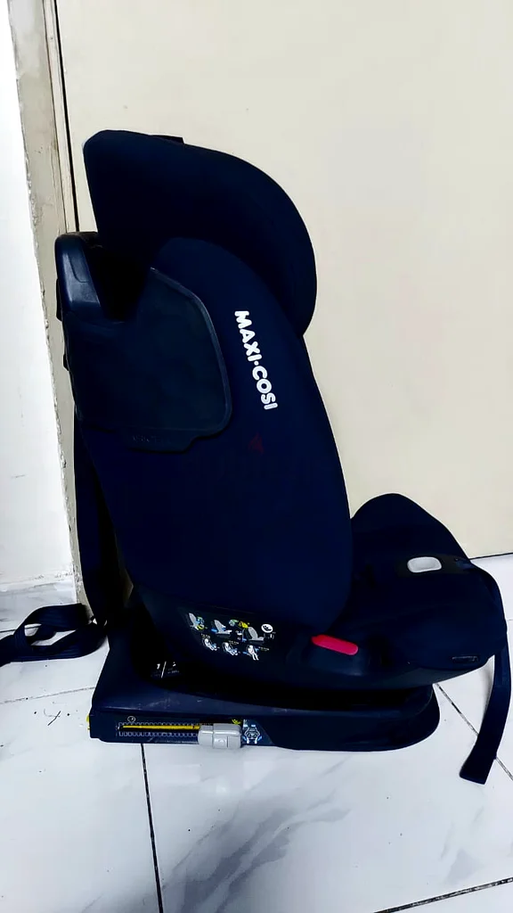 Maxicosi Titan Pro Brand isofix Car Seat Upto 12 Years Almost New!!! FIXED PRICE62930654308483113