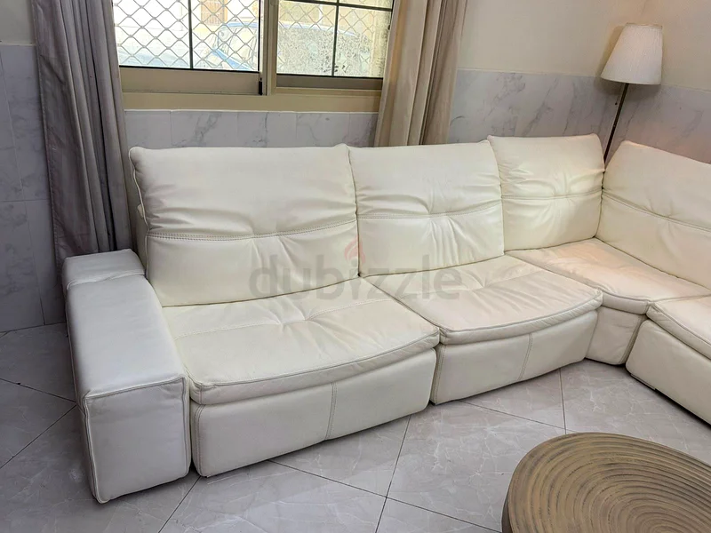 أريكة جلدية دومينو دوو عنصر مع مسند رأس قابل للإزالة حالة جيدة جدًا 325x300 سم من متجر جوتييه63265105576067113