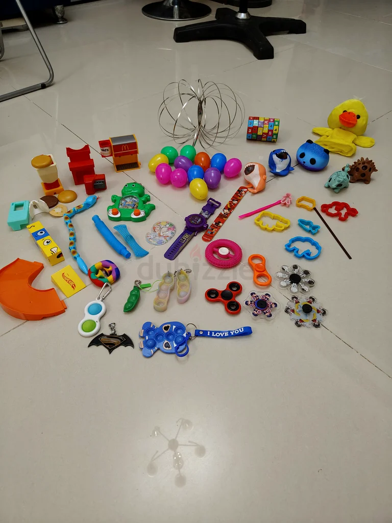 Mixed toys Aed 40628668370607381120