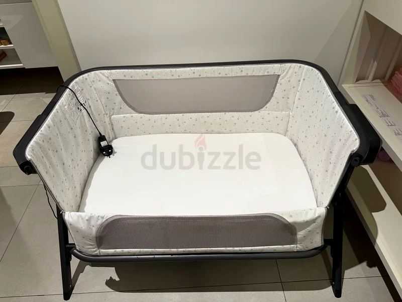 Giggles Zeus Auto Swing Bassinet62865809616771112