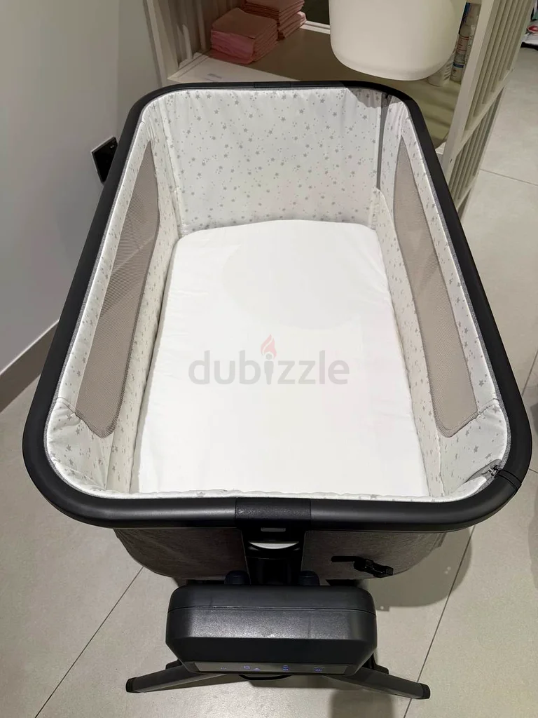 Giggles Zeus Auto Swing Bassinet628658096167711110