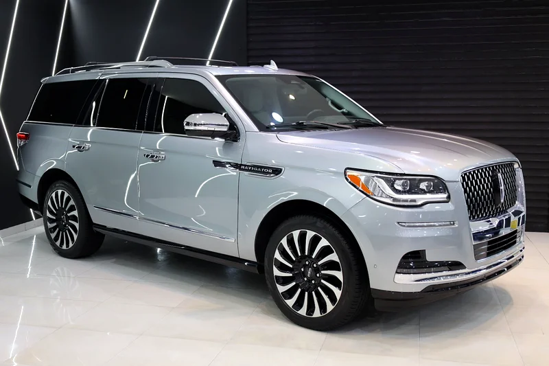 2023 Navigator Presidential, Revel Ultima Audio, Rear Entertainment, Al Tayer Warranty + Service!!63139219138691113