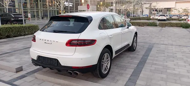 صورة 7 لـ 2015 Porsche MACAN