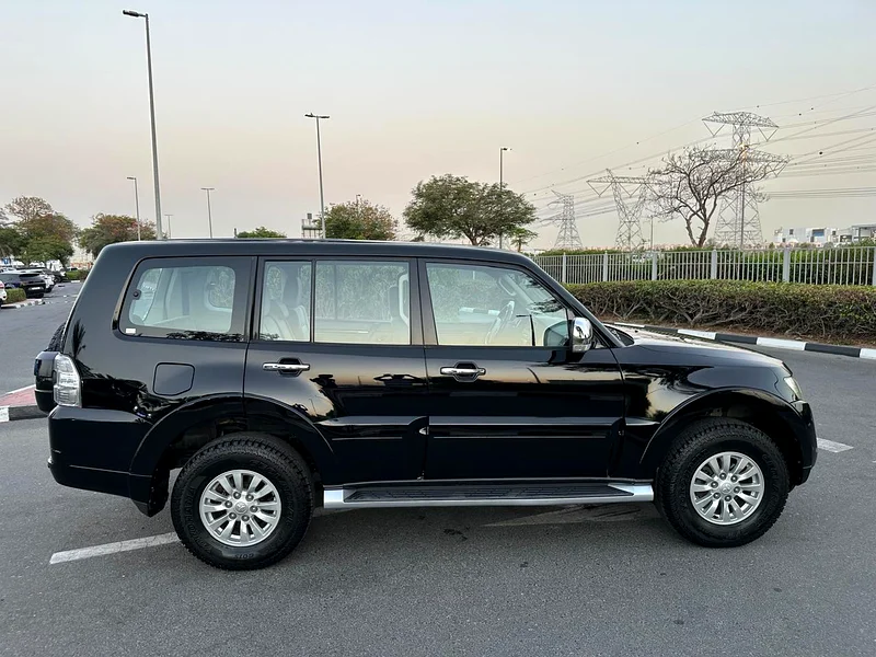 Mitsubishi Pajero GLS No Accident First Owner Model 2013 GCC Mid Options Good Condition63152749700481113