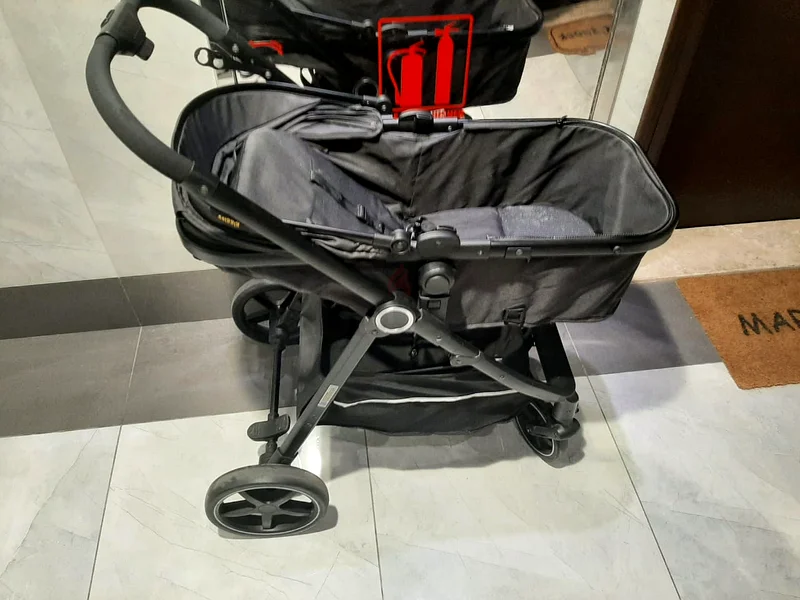 عربة أطفال جيغلز معروضة للبيع63226785622657111