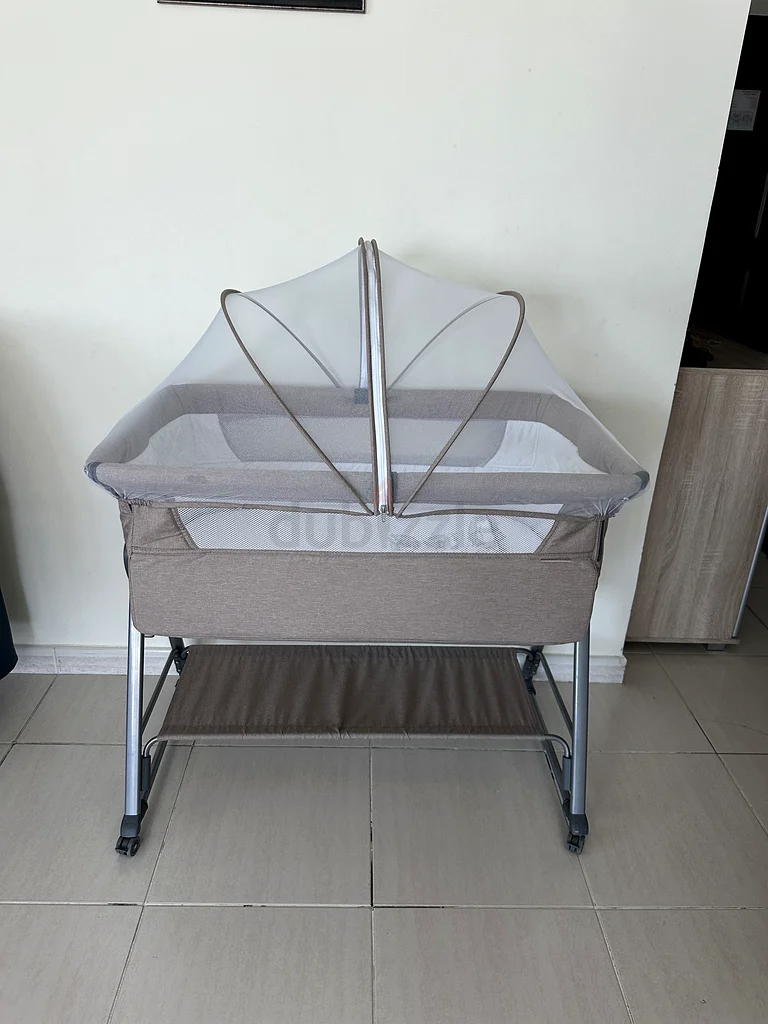 Baby crib62864710929921119
