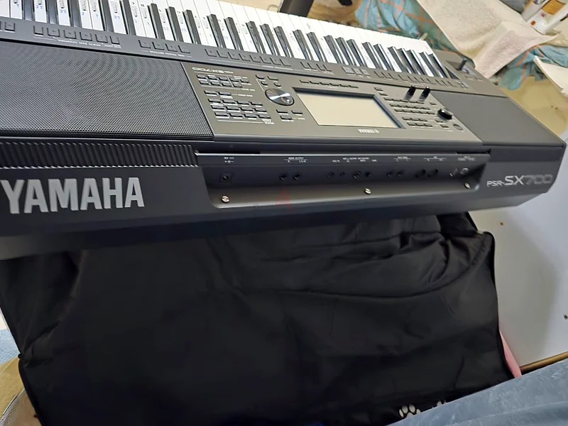 Yamaha PSR sx 700 Keyboard63207396604290112