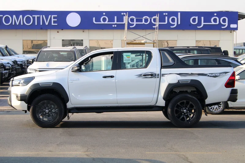 TOYOTA HILUX 4.0L PETROL  V6 4 X 4 ADVENTURE AUTOMATIC - WITH WIRELESS CHARGER62932675016833112