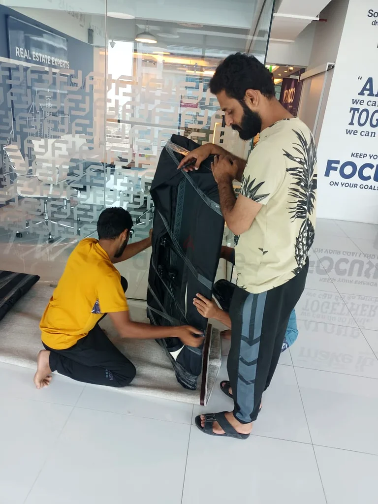 خدمة نقل ATTAR بسعر معقول 70. جميع أنحاء الإمارات العربية المتحدة 24/762929663213569111
