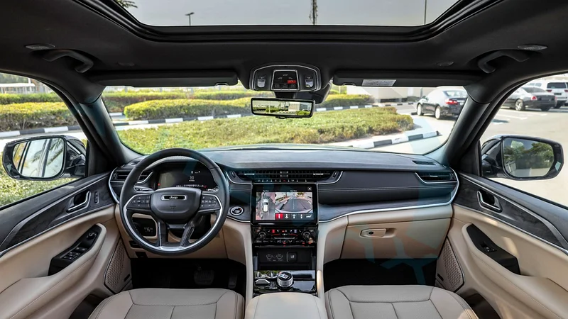 2025 JEEP GRAND CHEROKEE L LIMITED PLUS GCC 0Km with 3-year or 60,000 km warranty at official dealer63177937733890112
