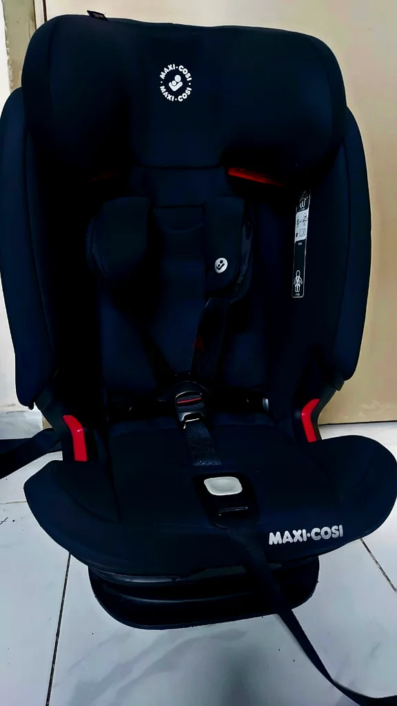 Maxicosi Titan Pro Brand isofix Car Seat Upto 12 Years Almost New!!! FIXED PRICE62930654308483112