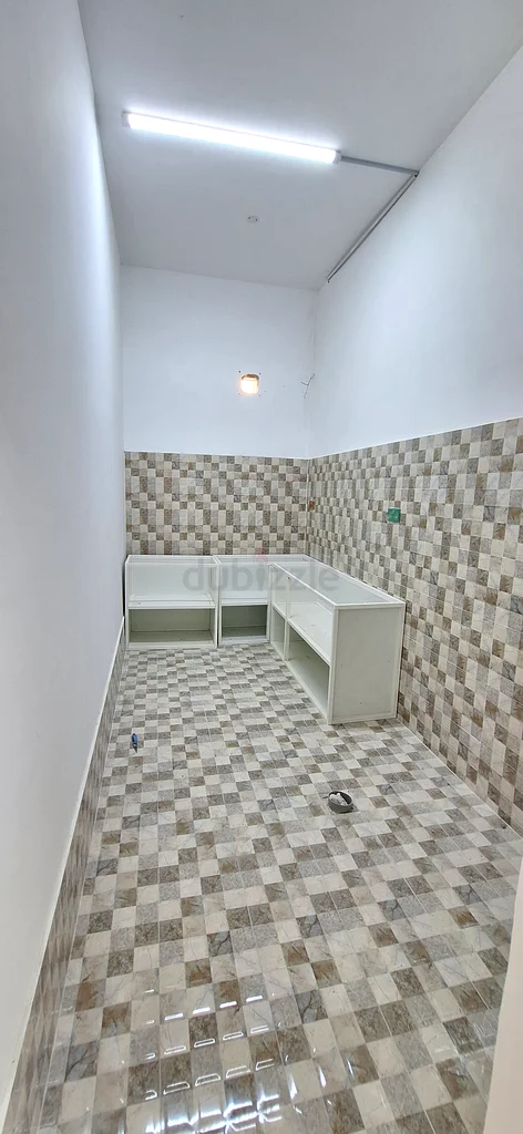 Available spacious room for rent in al wathba area63485853030273112
