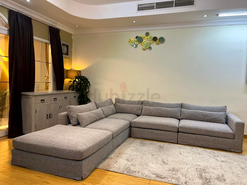 أريكة مارينا هوم فيرون (لا تزال جديدة تمامًا)62863820994435111