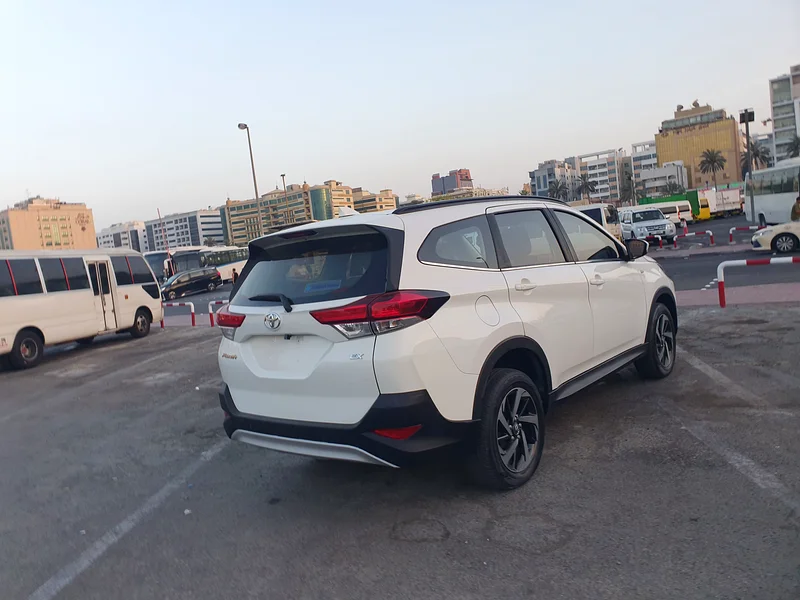2023 GCC TOYOTA RUSH 7 SEATER PEARL WHITE EXCELENT COUNDTION EAGING GEAR MINT CLASS63147687336323111