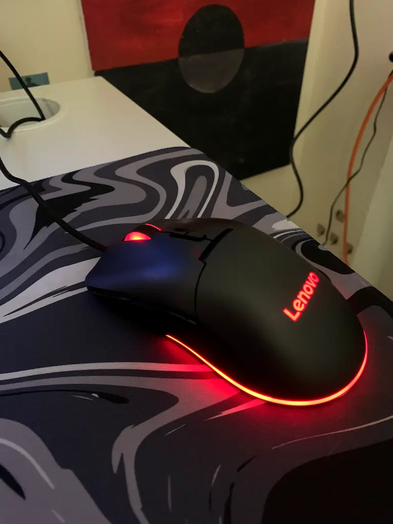 Lenovo gaming mouse and razer mouse pad for sale