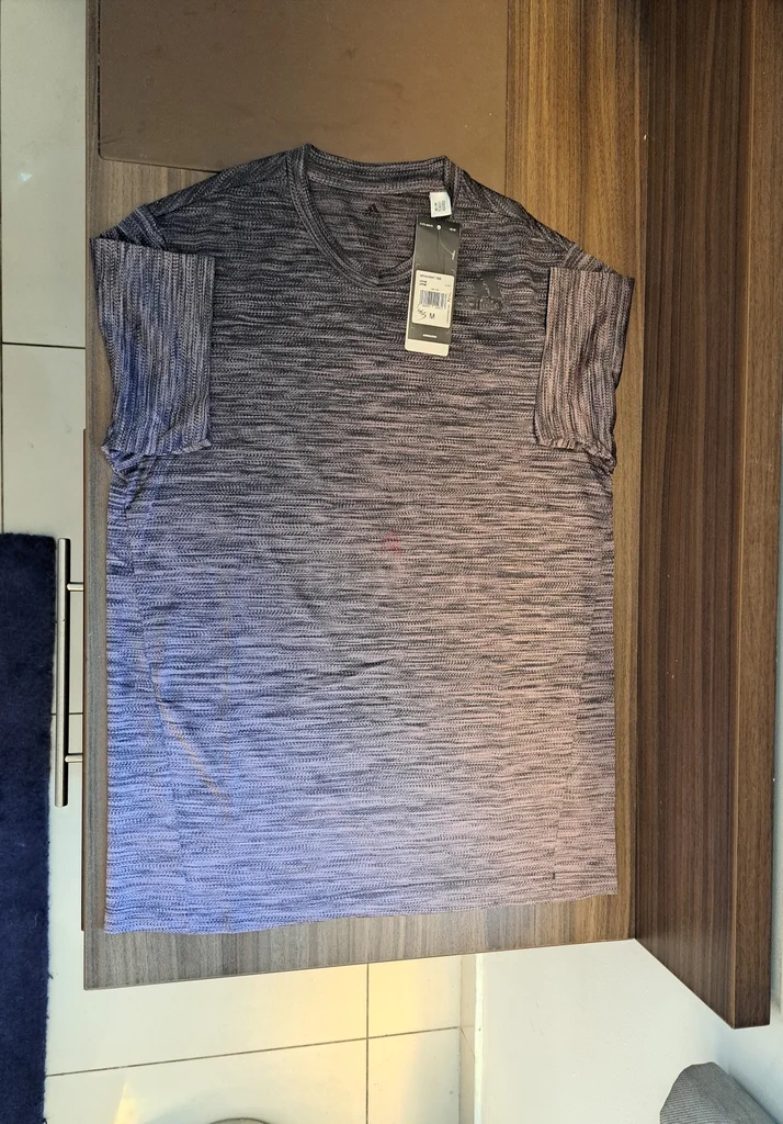 Size Medium - Adidas Aeroready Slim-Fit Stretch T.shirt.. Original Brand New. Grey.62932694913795111