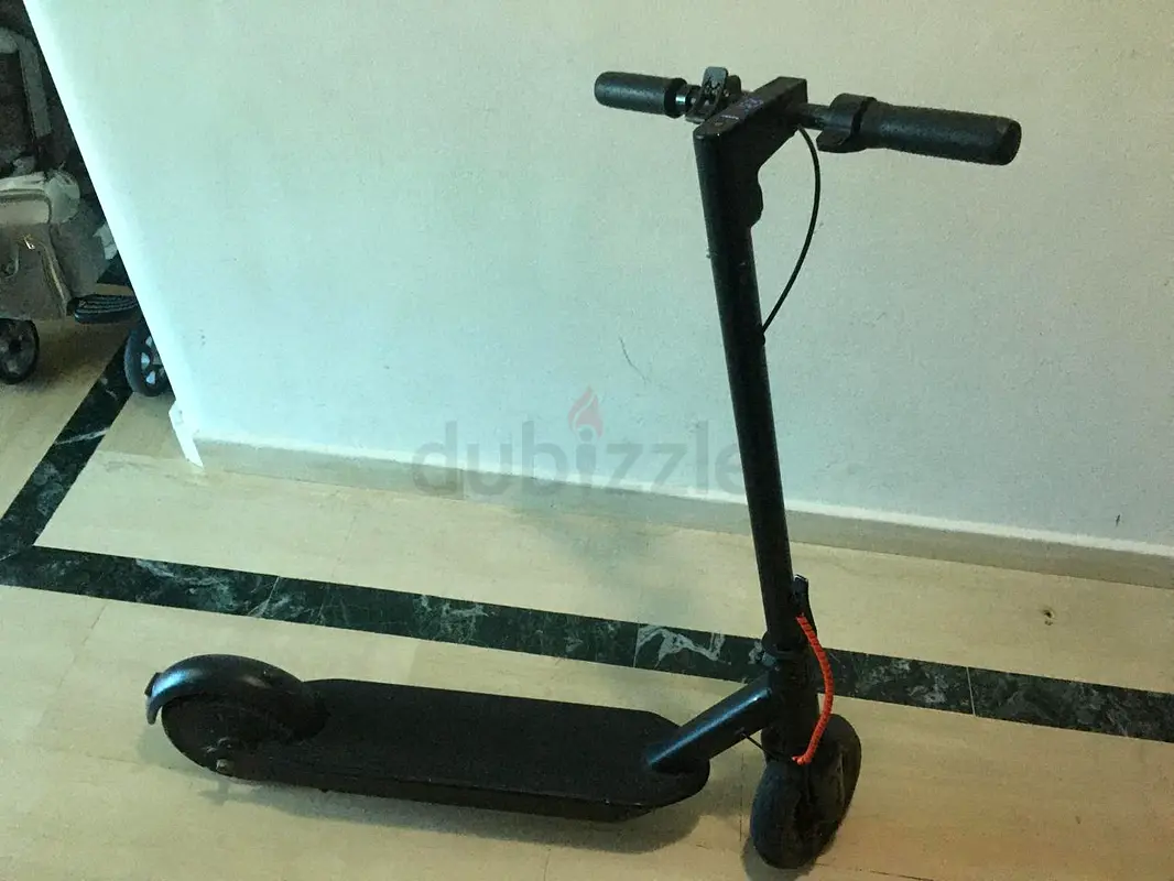 سكوتر كهربائي للبيع بسعر 750 درهم إماراتي (قابل للتفاوض)