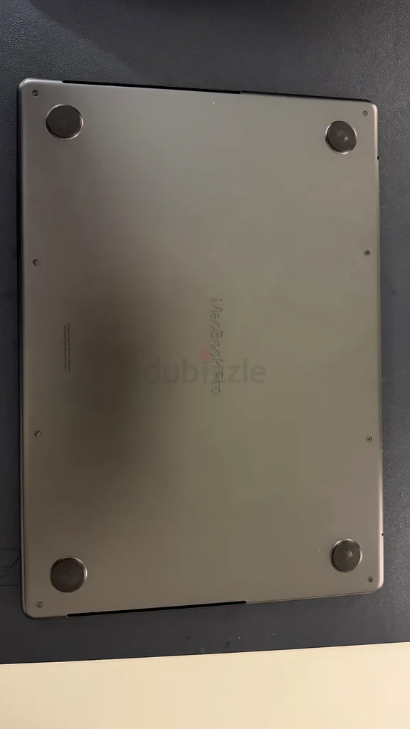 ماك بوك برو M4 (16 جيجابايت 512 جيجابايت) حالة ممتازة، تم استخدامه لمدة شهر واحد فقط62933694215043112