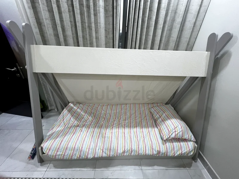 Stylish Kids Bed with Canopy - Perfect for Your Little One!628678396119051114