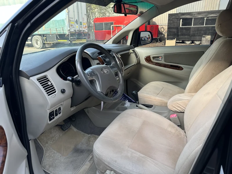 Toyota Innova 2015 7seater62934683585283114