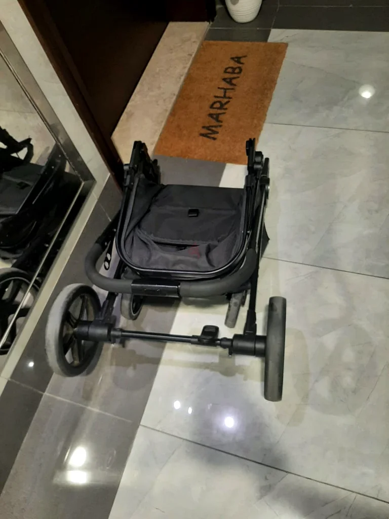 عربة أطفال جيغلز معروضة للبيع63226785622657113