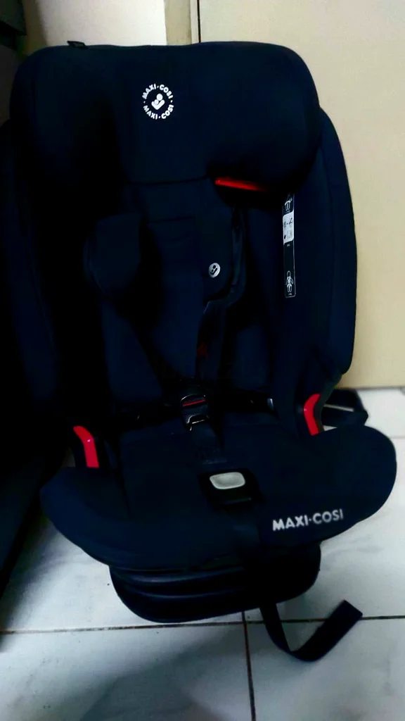 Maxicosi Titan Pro Brand isofix Car Seat Upto 12 Years Almost New!!! FIXED PRICE62930654308483114