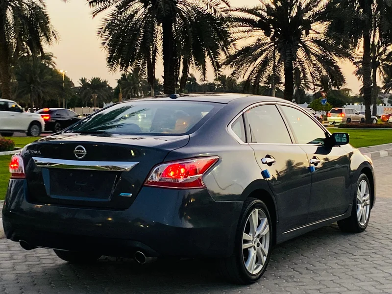 Challenging Price - Valid Only For 3 Days - 2013 Nissan Altima SV - Excellent Condition62934683002115113