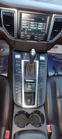 صورة 9 لـ 2015 Porsche MACAN