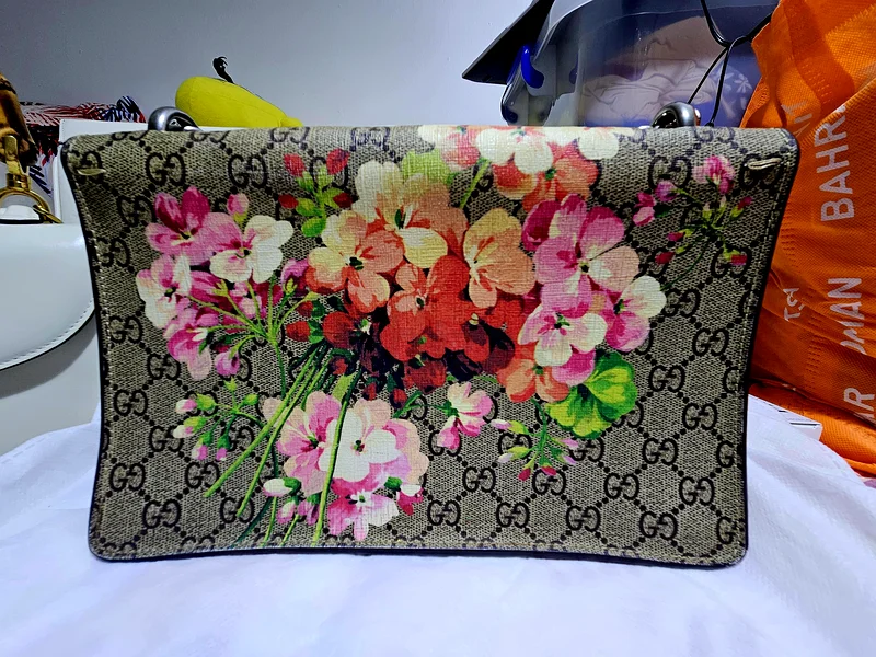 حقيبة يد غوتشي الزهرية الأنيقة بسلسلة - من الضروريات!62931669864323112