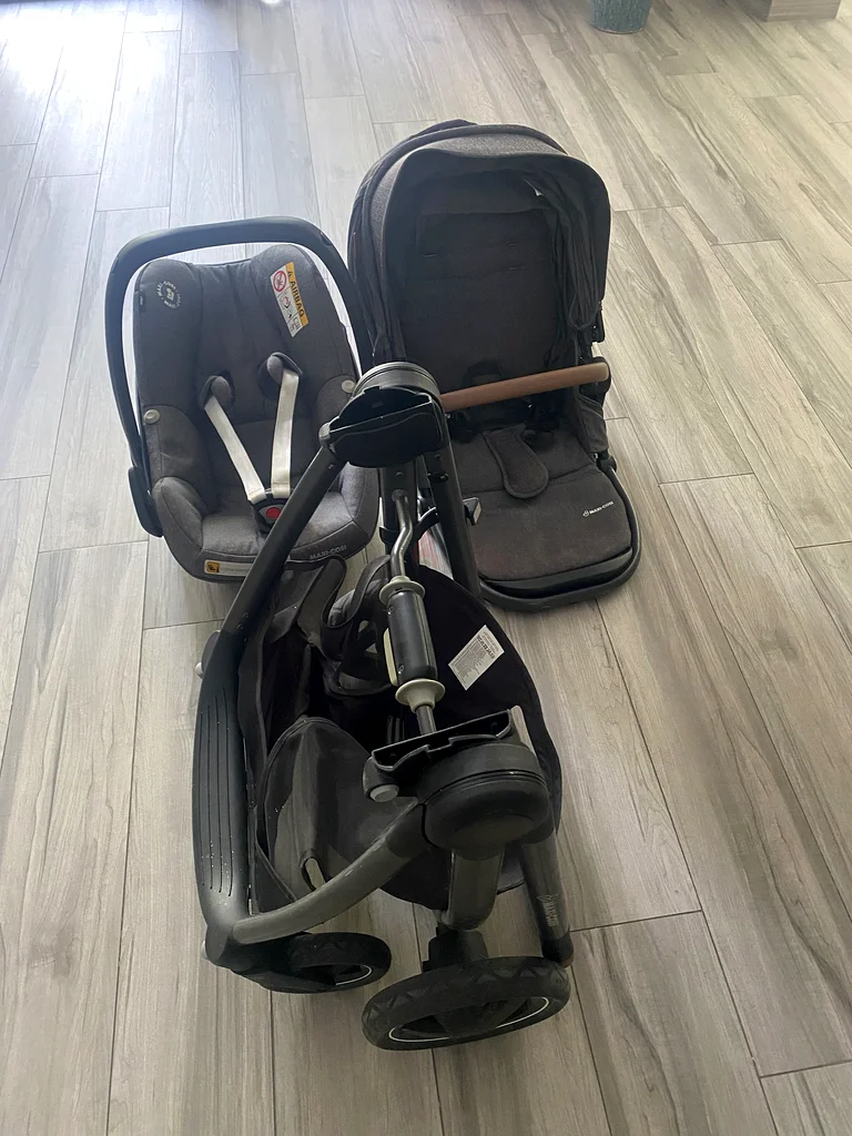 Foldable stroller + Car Seat628647107498261119