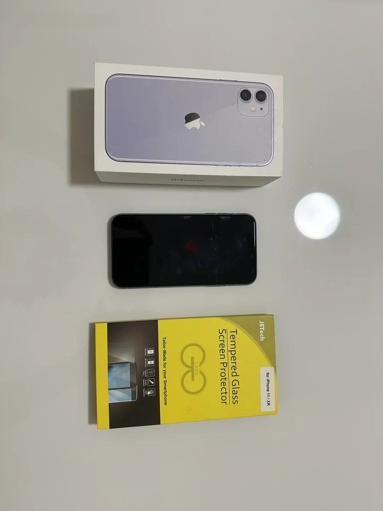 iPhone 11 - 64 جيجا بايت - أرجواني - حالة ممتازة62863824712195111