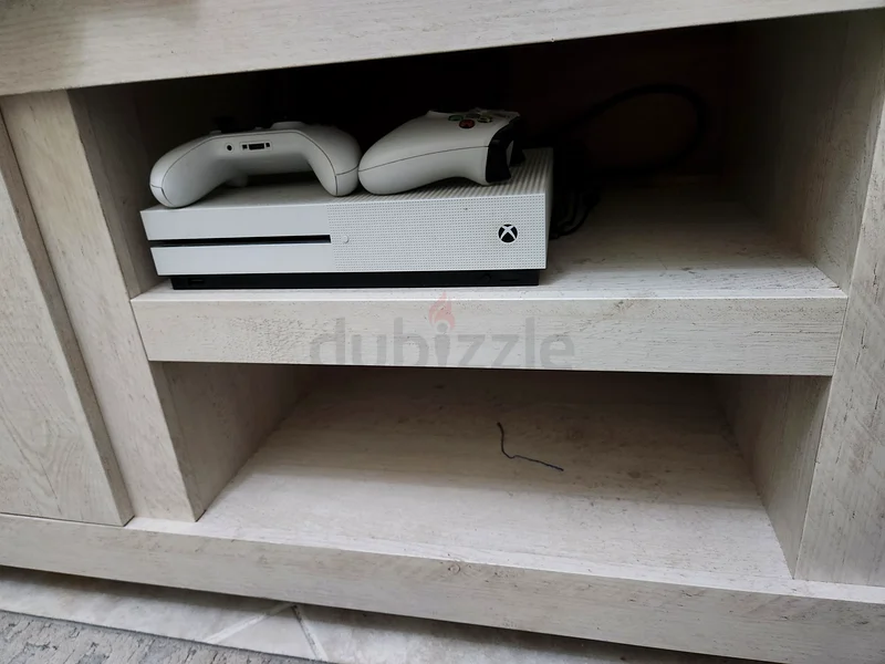 جهاز إكس بوكس ون مع تحكمات - جاهز للألعاب!629306456399391123