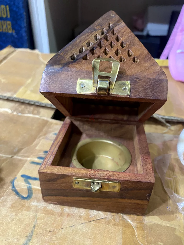 Wooden incense Bakhoor pyramid sized63221347917698111