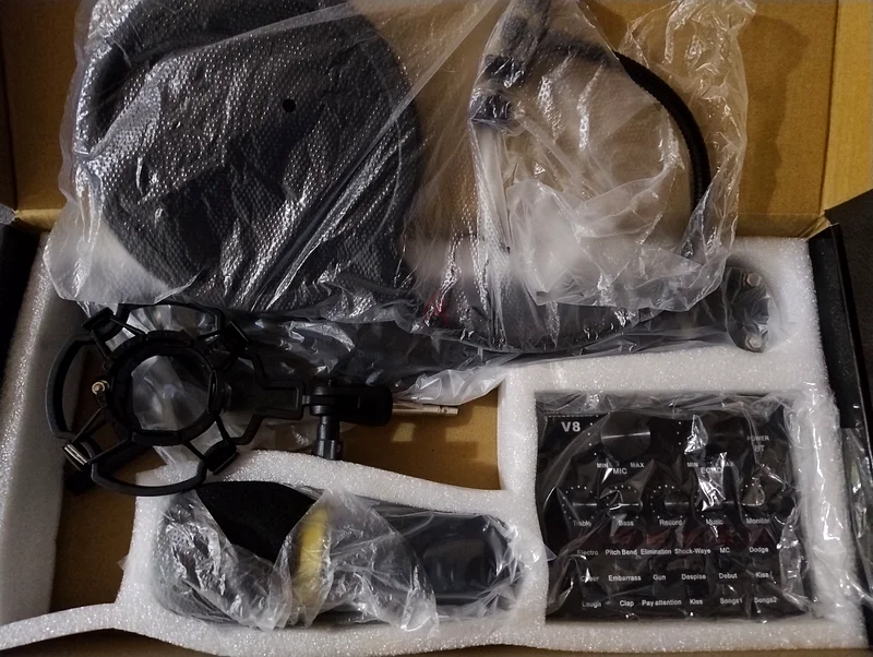 Professional USB Microphone Bundle with Sound Card and Accessories63261835454209112