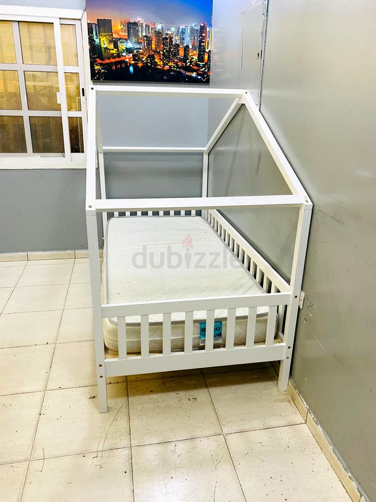 بيت خشبي أبيض ساحر للسرير للأطفال63219347862145114