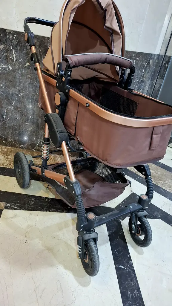 Stylish and Practical Baby Stroller for Sale!