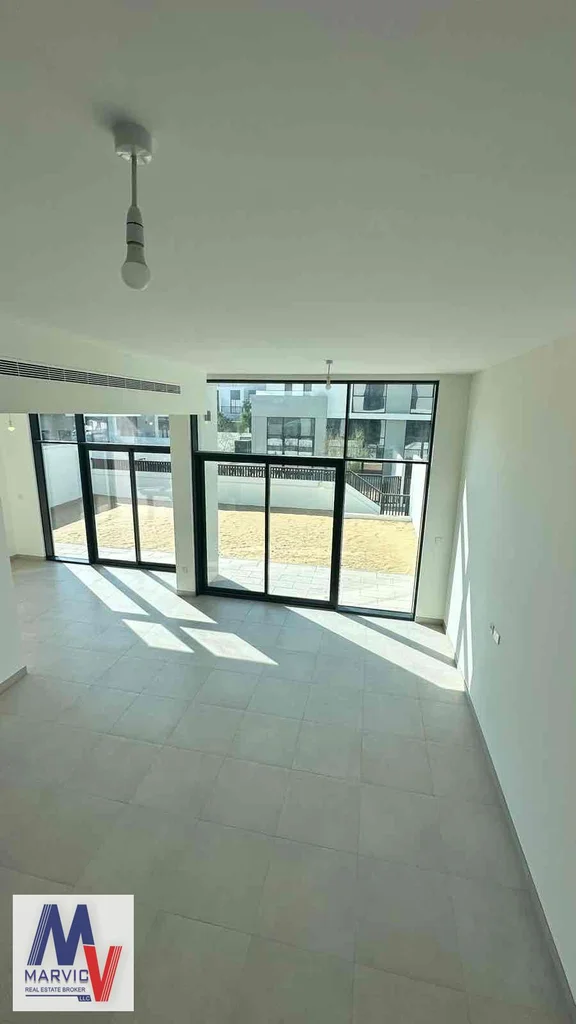Brand new | close to pool |1 cheque62892291672706111