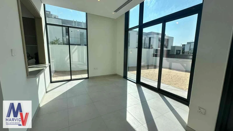 Brand new | close to pool |1 cheque62892291672706114