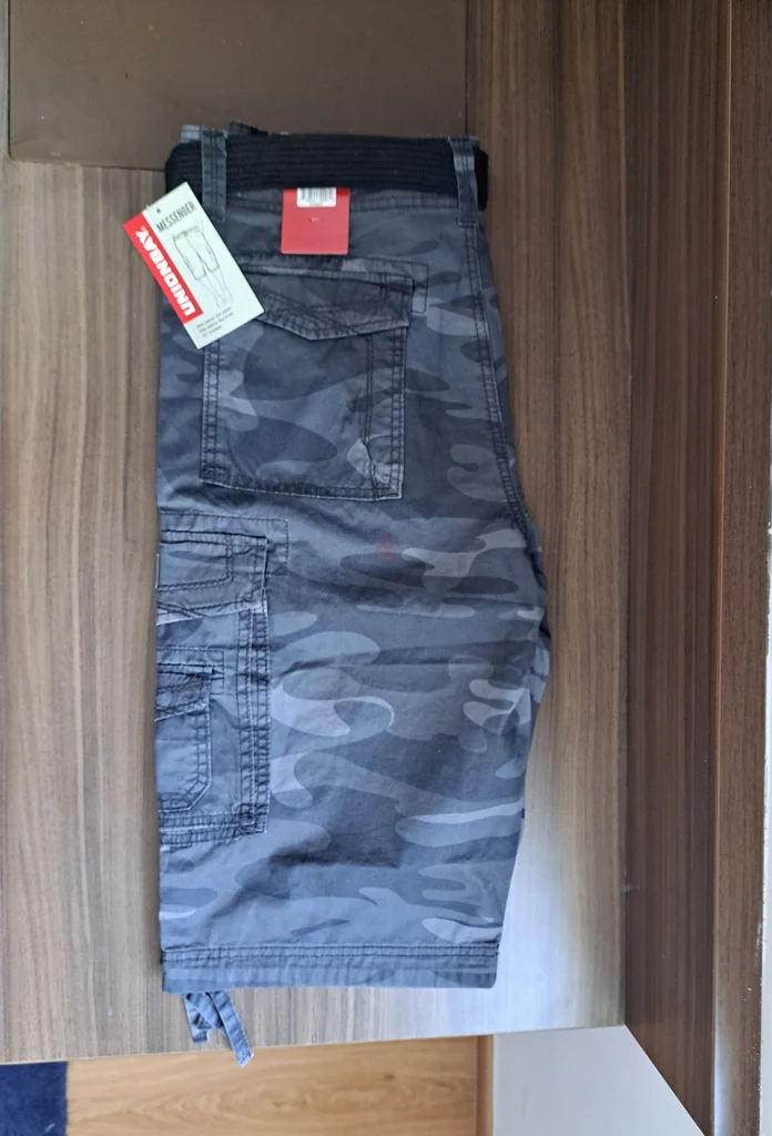 - المقاس الخصر 34 - حقيبة يد Unionbay 18 بوصة، نقشة Camo سوداء قصيرة.. العلامة التجارية الأصلية جديدة بالكامل.. اشتريت من62935675309442114