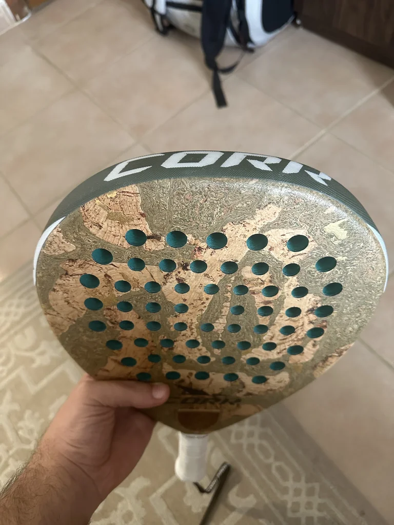 متوفر للبيع مضرب بادل عالي الجودة Cork Supreme Hybrid 3 - حالة ممتازة!62931667991043112