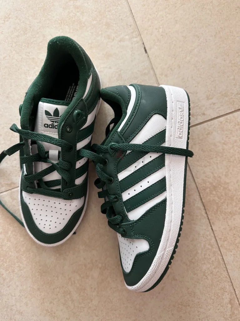 Adidas Green and White Sneakers - Stylish and Comfortable!62932695557250111
