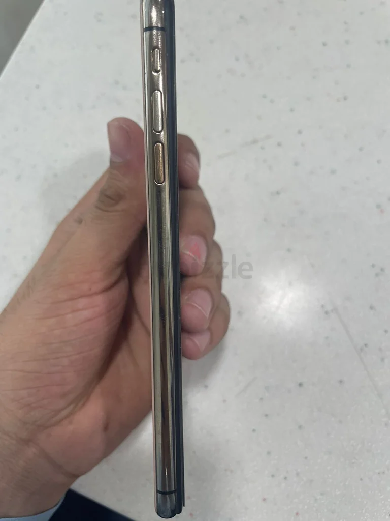 Apple iPhone X - افتح المستقبل في راحة يدك!62930654111617113