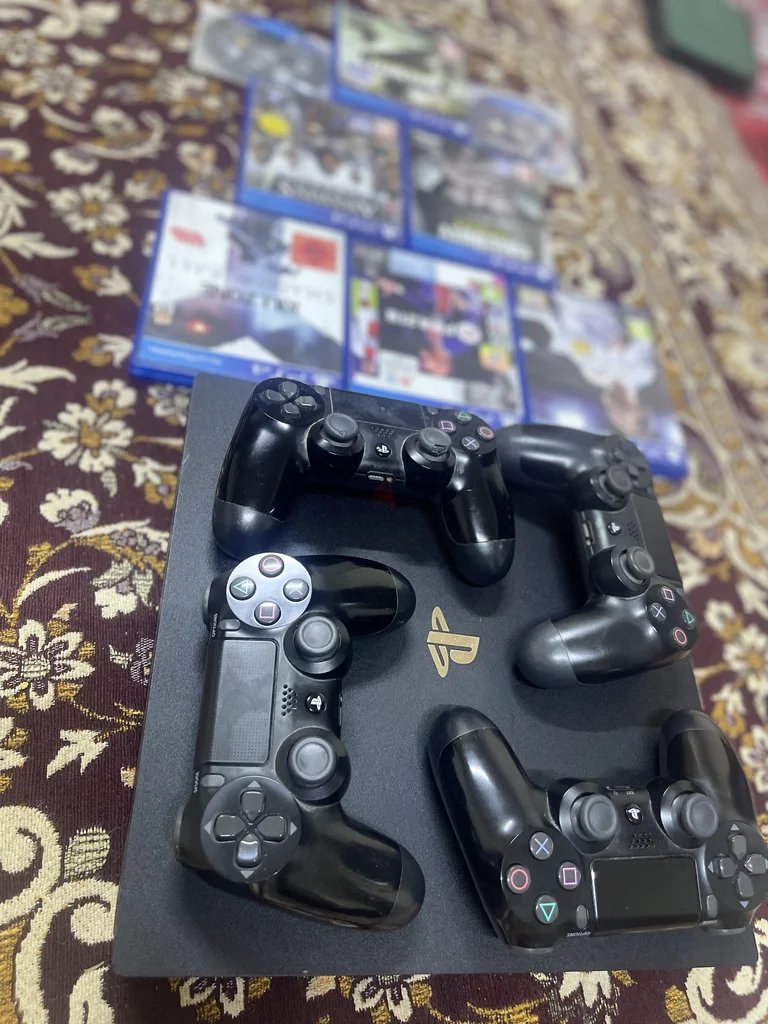 بلاي ستيشن 4 برو 4كيو 1 تيرابايت 4 وحدات تحكم 9 ألعاب629306456766731124